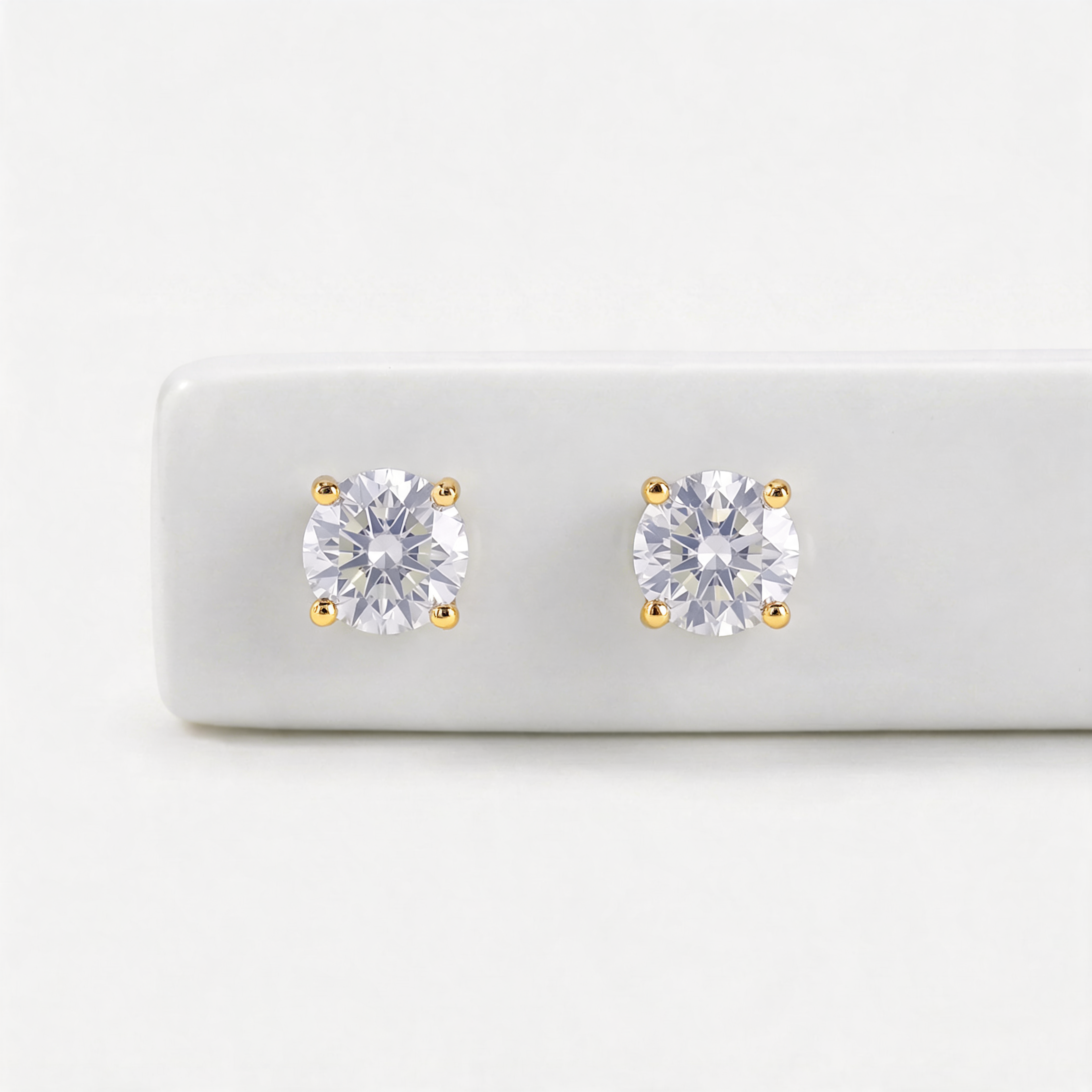 4 Prong Round Earrings